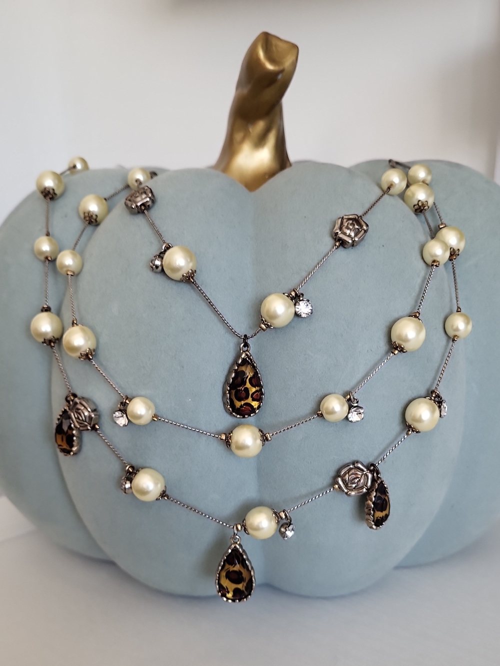 BETSEY JOHNSON Ivory Pearl & Leopard Teardrop Triple Strand Necklace